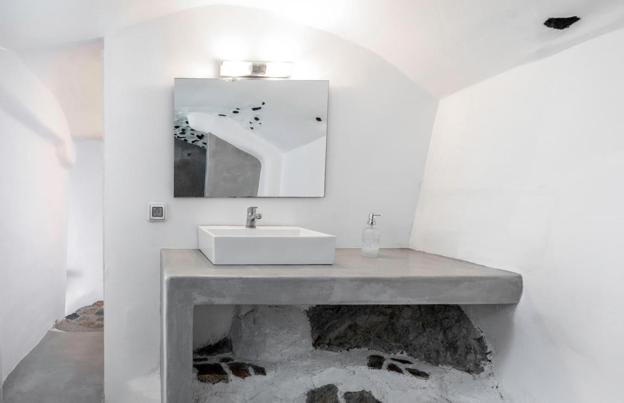 Deltami Santorini Apartman Pírgosz Kültér fotó
