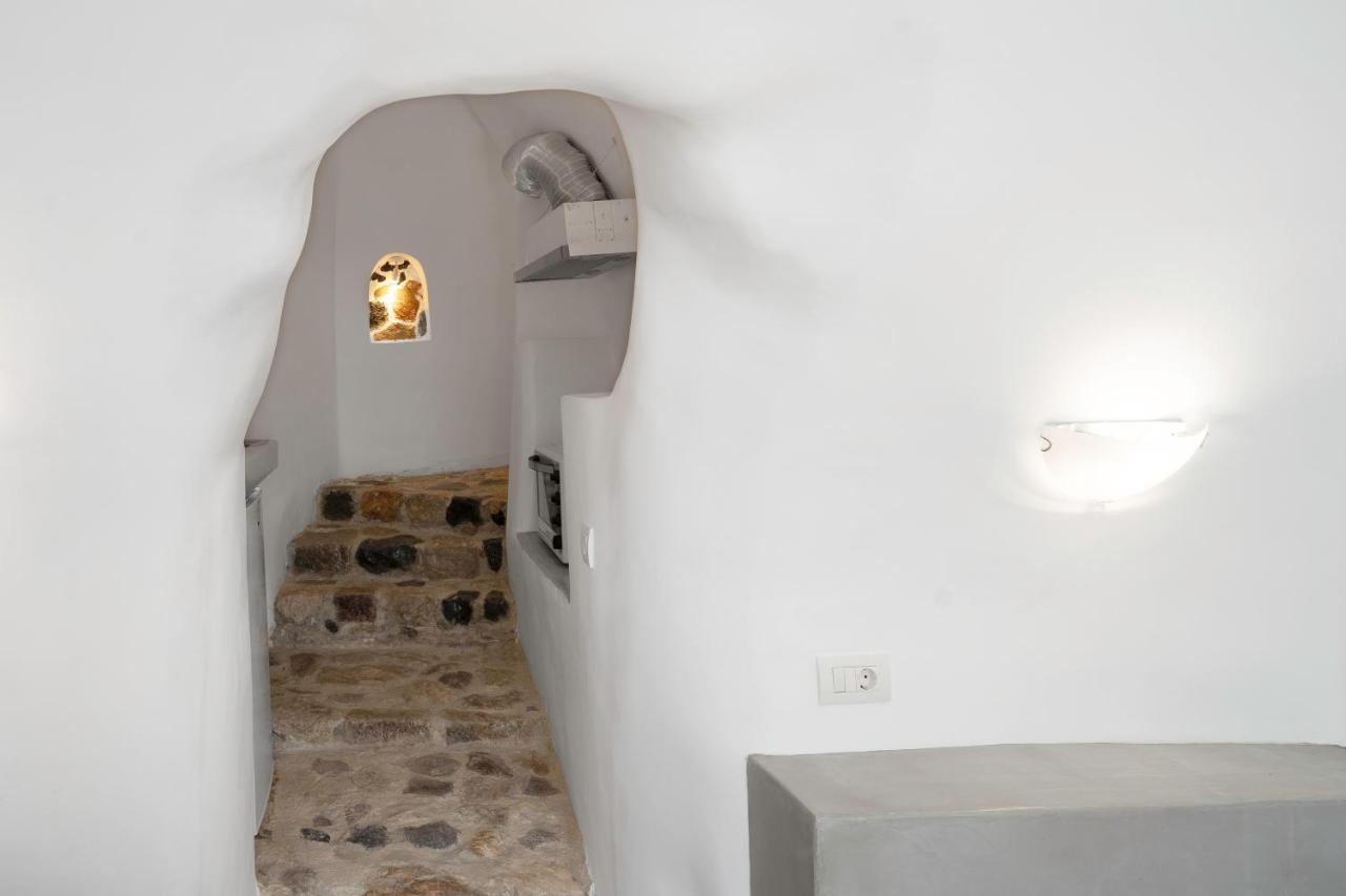 Deltami Santorini Apartman Pírgosz Kültér fotó