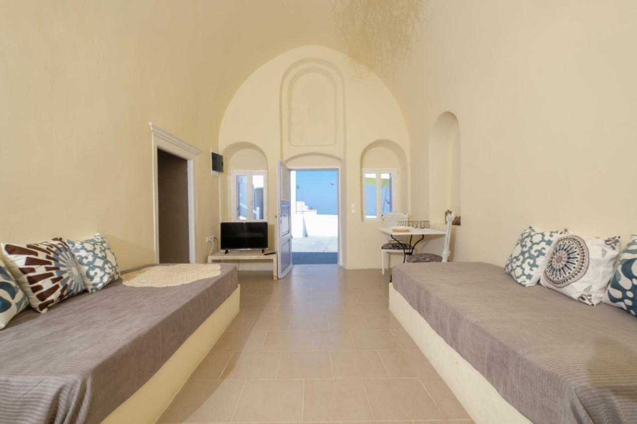 Deltami Santorini Apartman Pírgosz Kültér fotó