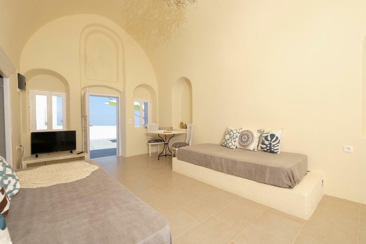 Deltami Santorini Apartman Pírgosz Kültér fotó